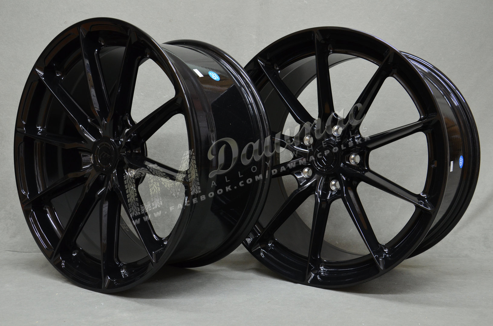 Japan Racing JR37 19" 8,5J ET20-ET45 + 9,5J ET20-ET45 BLANK Glossy Black - obrazek 6