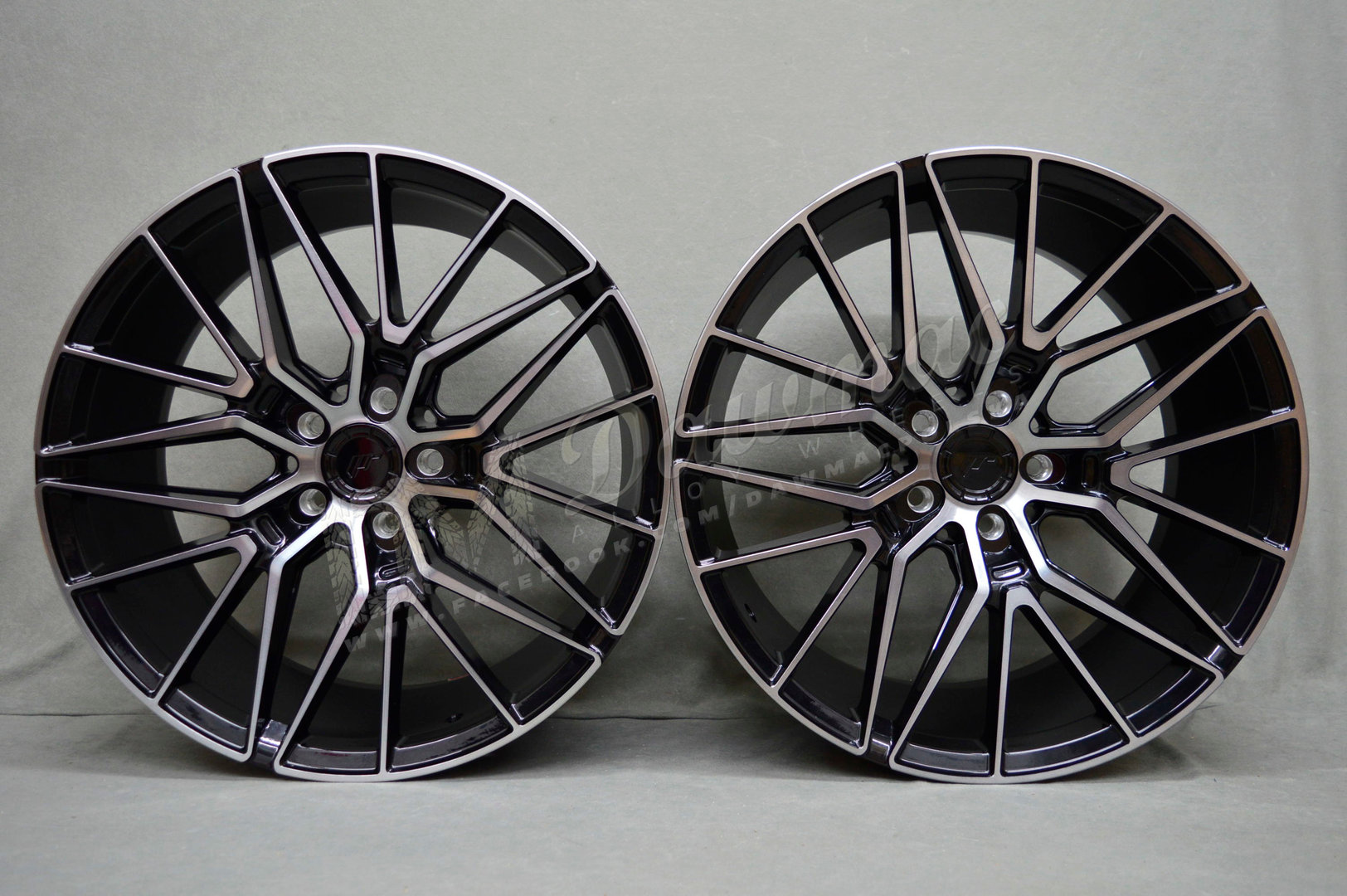 Japan Racing JR38 18" 8J ET20-42 + 9J ET20-45 BLANK Black Brushed w/Tinted Face - obrazek 2