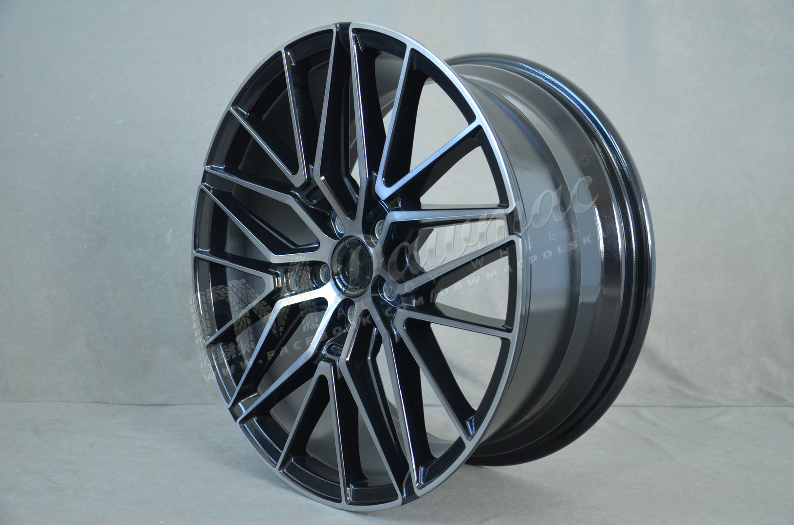 Japan Racing JR38 18" 8J ET20-42 BLANK Black Brushed w/Tinted Face - obrazek 4