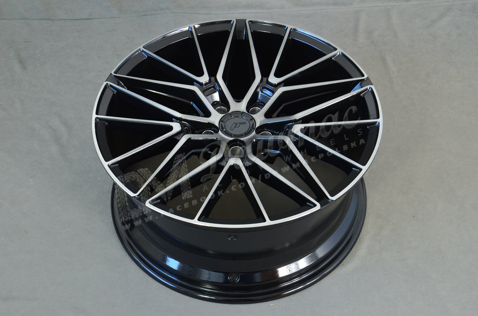 Japan Racing JR38 18" 8J ET20-42 BLANK Black Brushed w/Tinted Face - obrazek 5