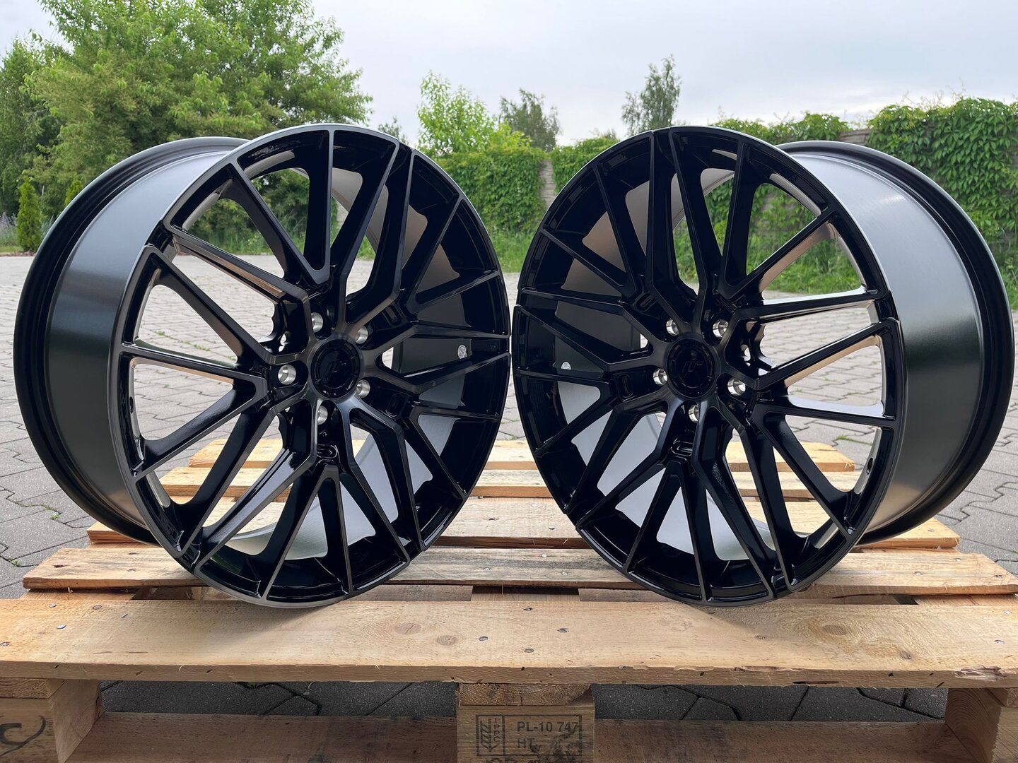 Japan Racing JR38 19" 8J ET35 + 9J ET40 5x112 Black Brushed w/Tinted Face - obrazek 3