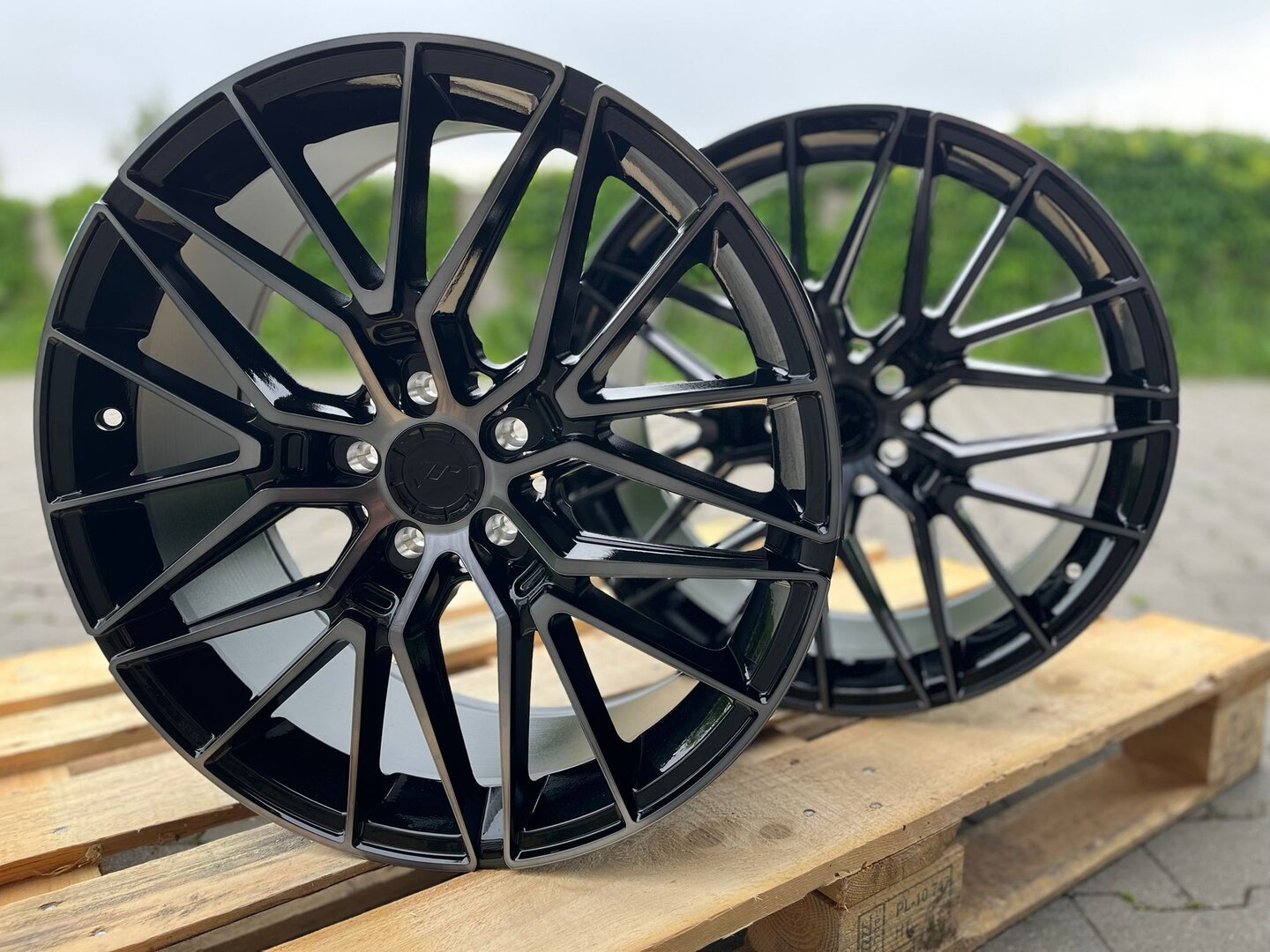 Japan Racing JR38 19" 8J ET35 + 9J ET40 5x112 Black Brushed w/Tinted Face - obrazek 7