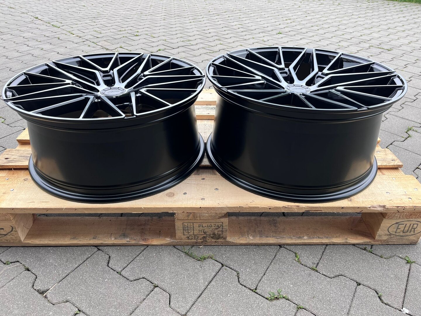 Japan Racing JR38 19" 8J ET35 + 9J ET40 5x112 Black Brushed w/Tinted Face - obrazek 8