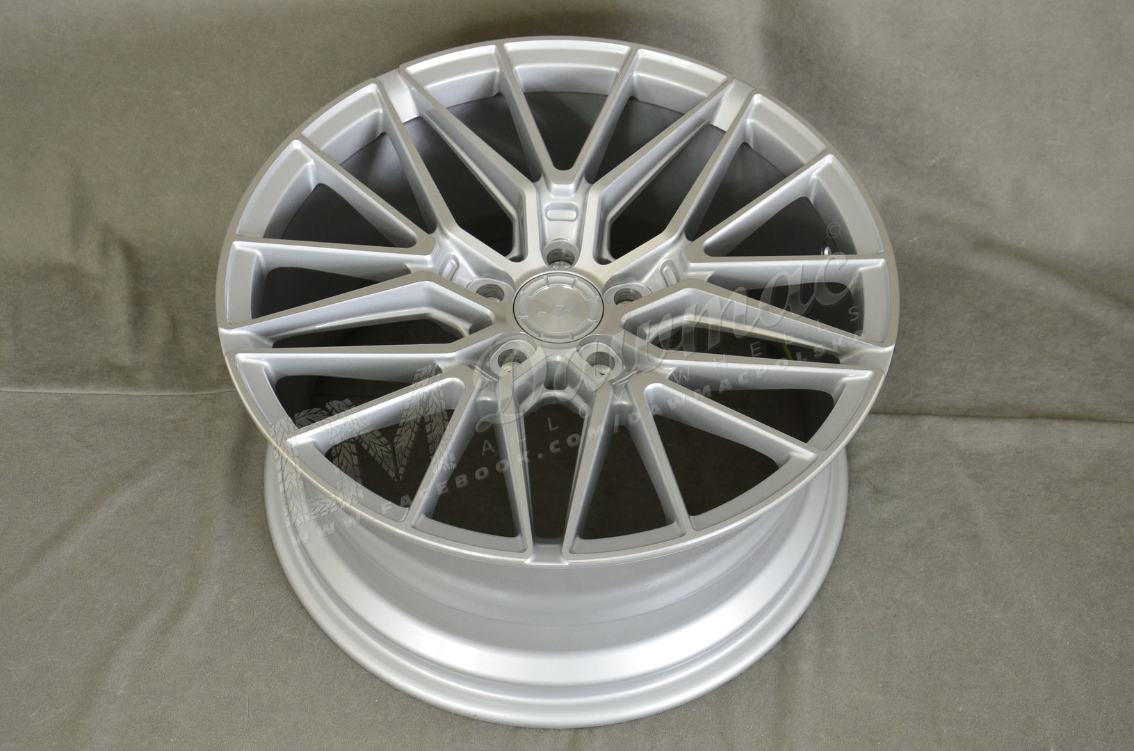 Japan Racing JR38 19" 9,5J ET20-45 BLANK Silver Machined Face - obrazek 5