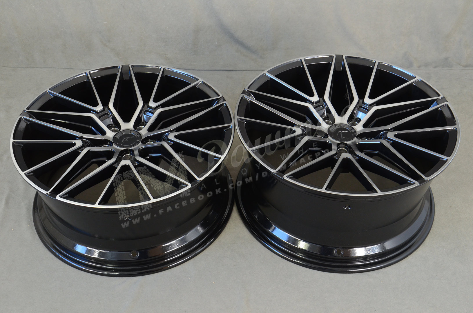 Japan Racing JR38 20" 9J ET20-45 + 10,5J ET20-45 BLANK Black Brushed w/Tinted Face - obrazek 6