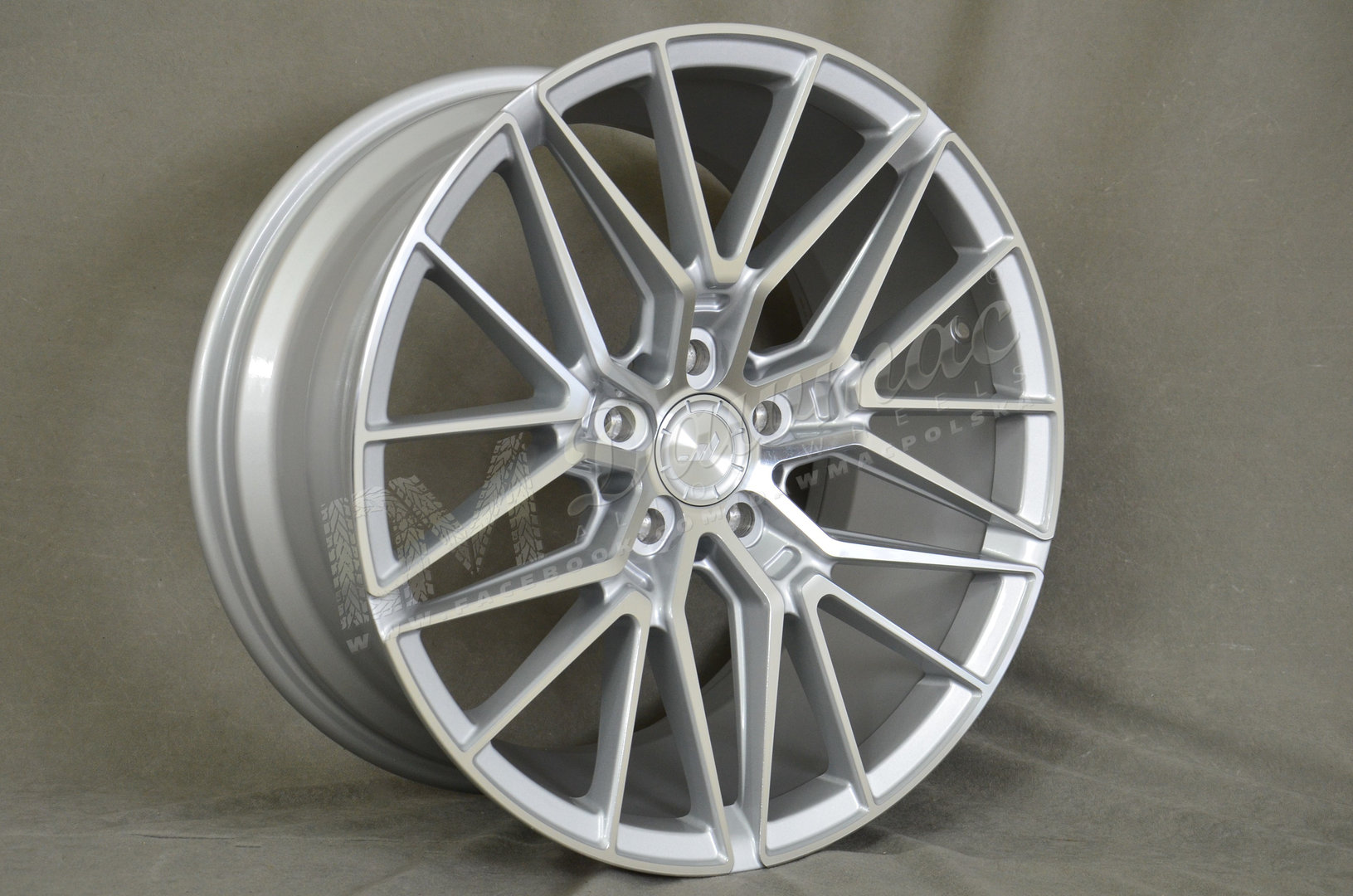 Japan Racing JR38 20" 9J ET20-45 + 10,5J ET20-45 BLANK Silver Machined Face - obrazek 3