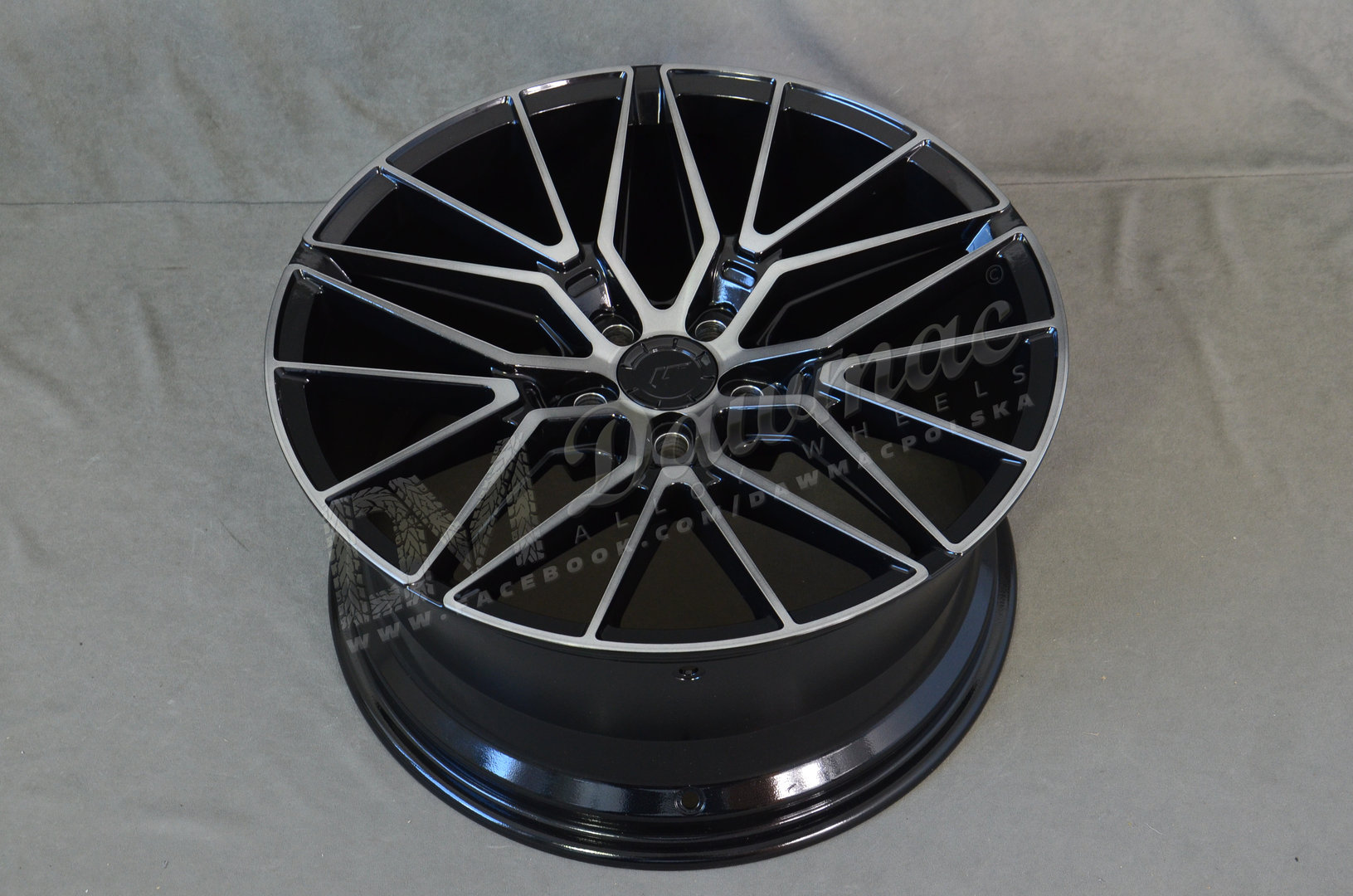 Japan Racing JR38 22" 9,5J ET0-ET51 + 10,5J ET10-ET46 BLANK Black Brushed w/ Tinted Face - obrazek 5