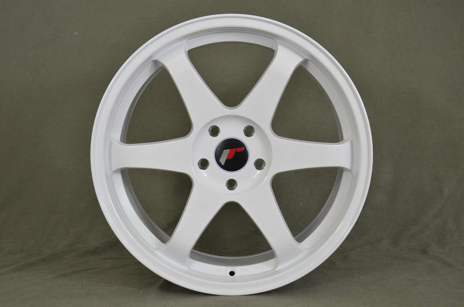 Japan Racing JR3 18" 9J ET15-ET40 BLANK White - obrazek 2