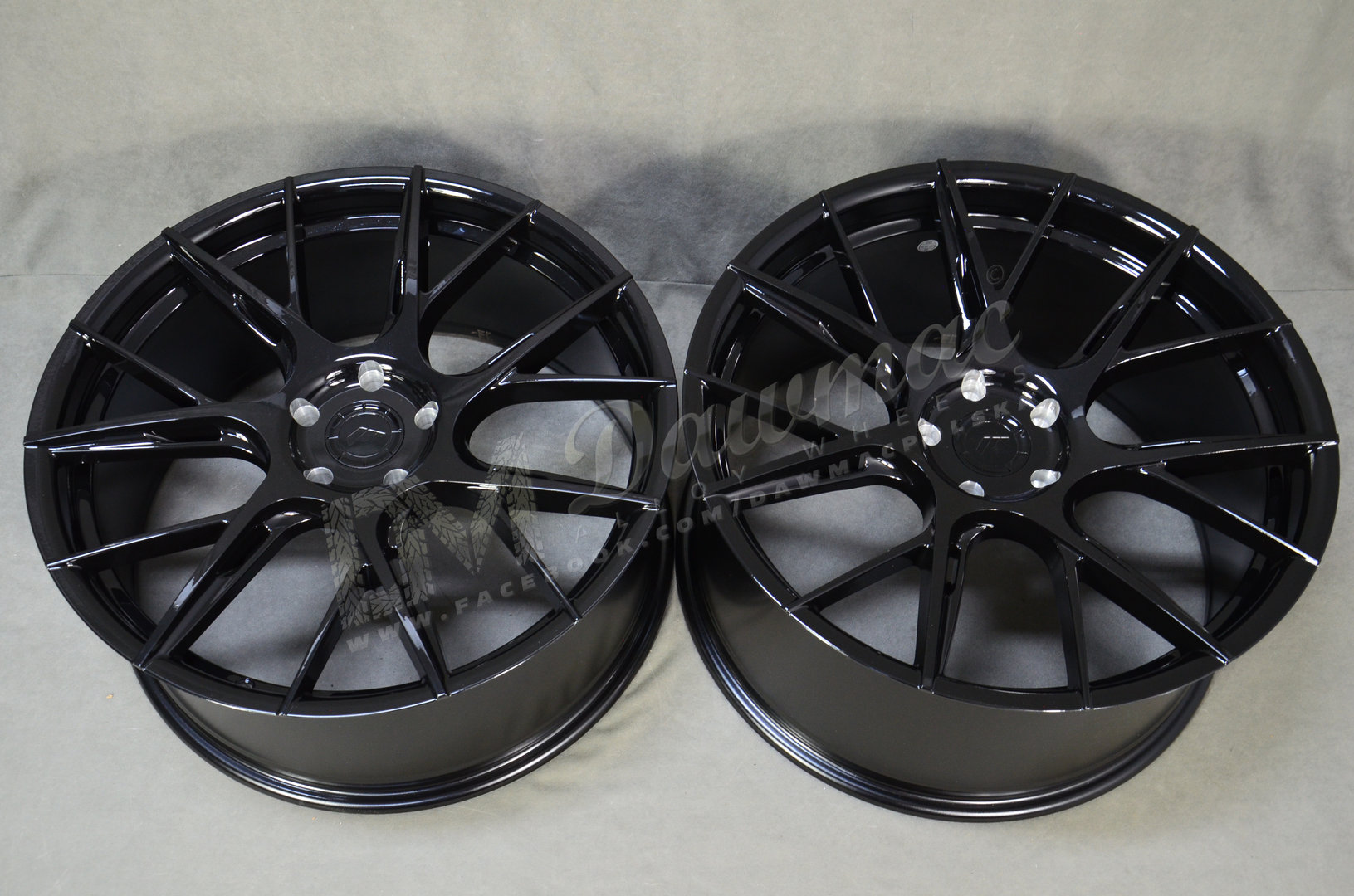 Japan Racing JR42 19" 8,5J ET25-ET45 + 9,5J ET20-ET42 BLANK Gloss Black - obrazek 6