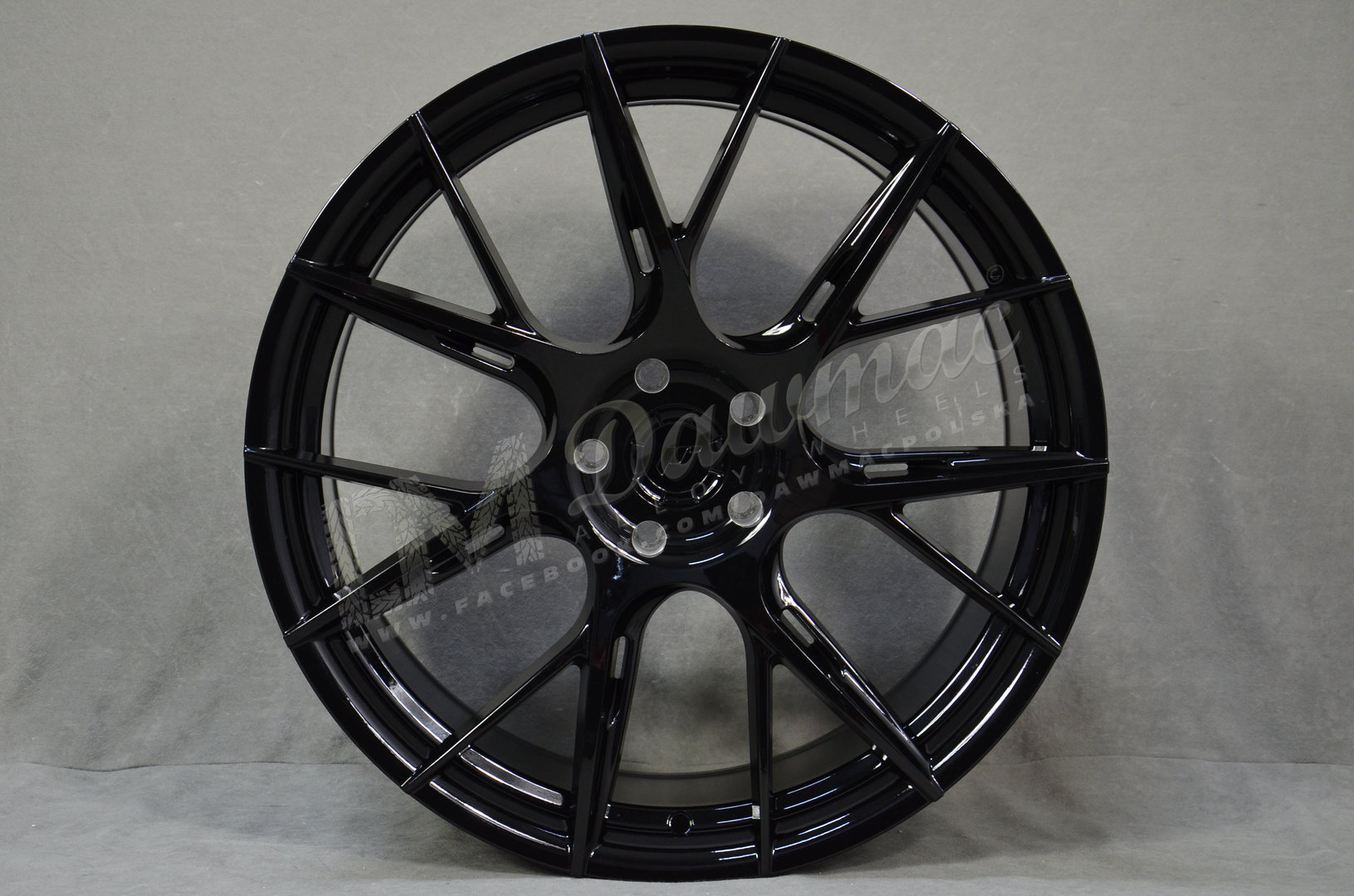 Japan Racing JR42 19" 8,5J ET45 5x114,3 Gloss Black - obrazek 2