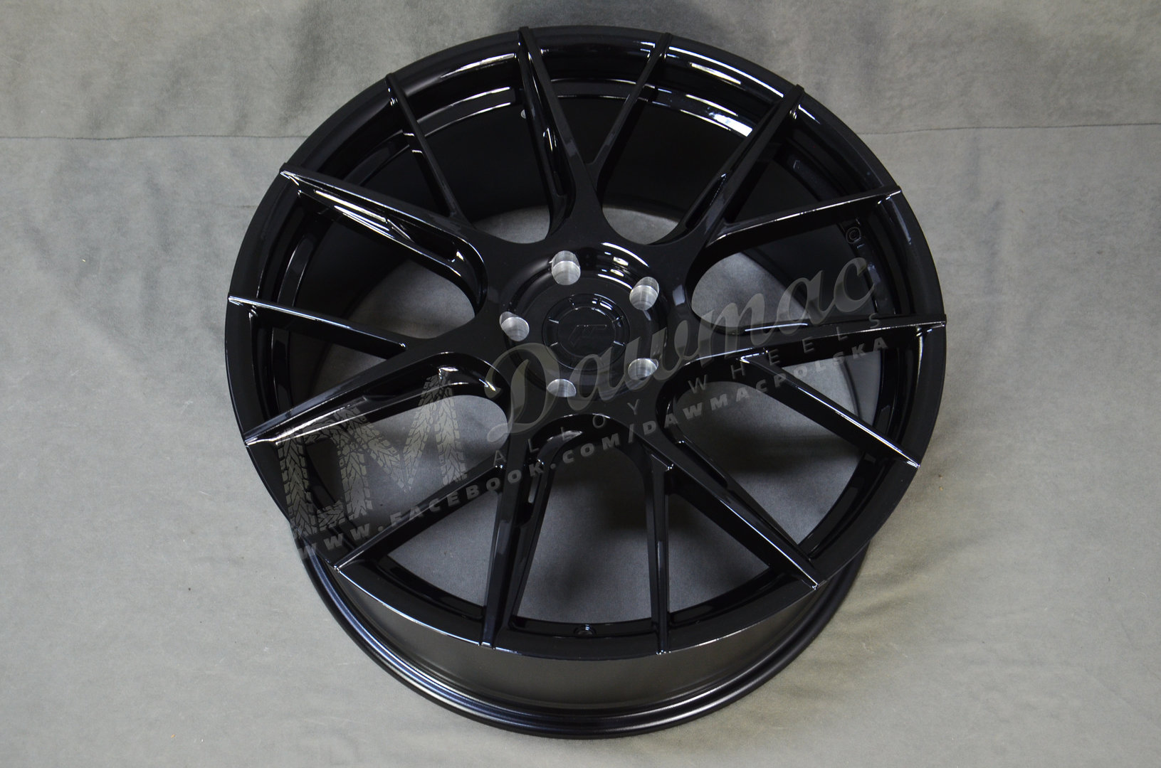 Japan Racing JR42 19" 8,5J ET45 5x114,3 Gloss Black - obrazek 5