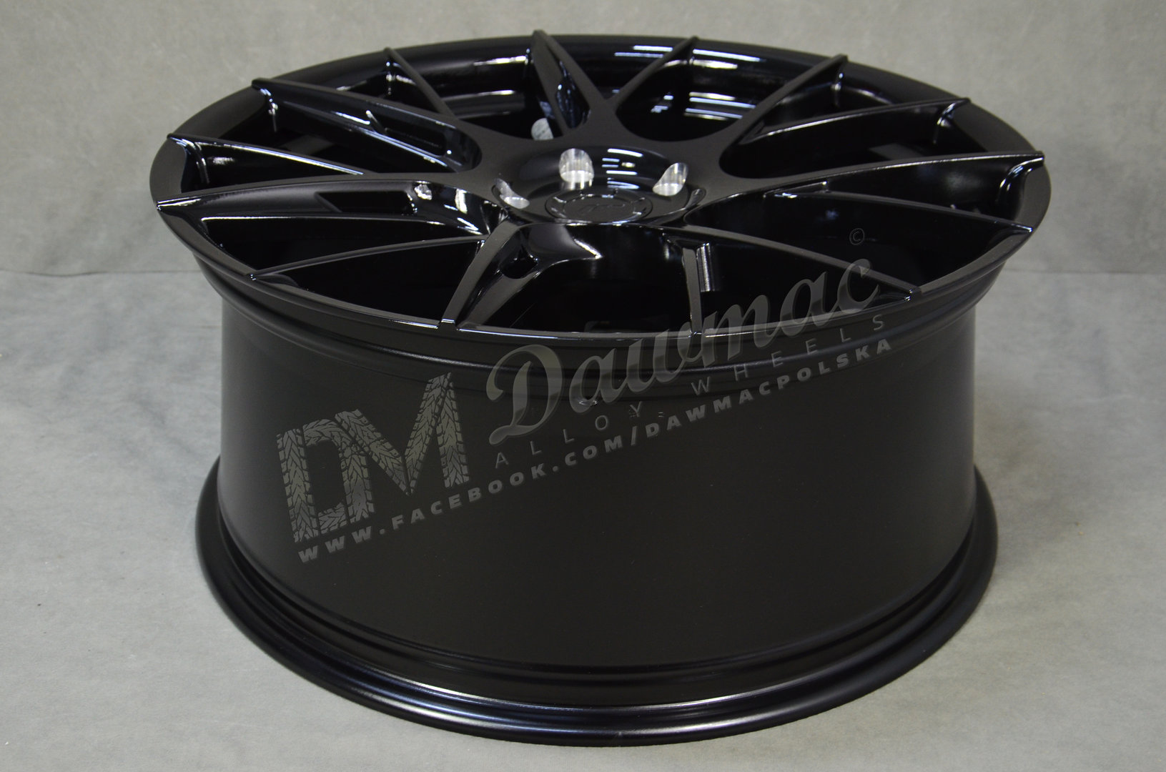 Japan Racing JR42 19" 8,5J ET35 5x120 Gloss Black - obrazek 6