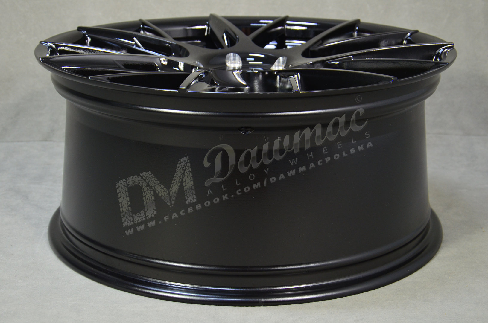 Japan Racing JR42 19" 8,5J ET35 5x120 Gloss Black - obrazek 7