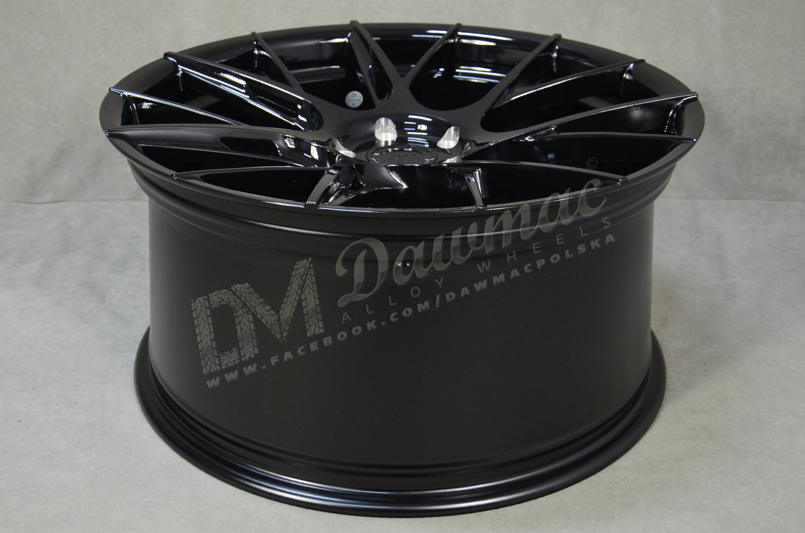 Japan Racing JR42 19" 9,5J ET42 5x112 Gloss Black - obrazek 5