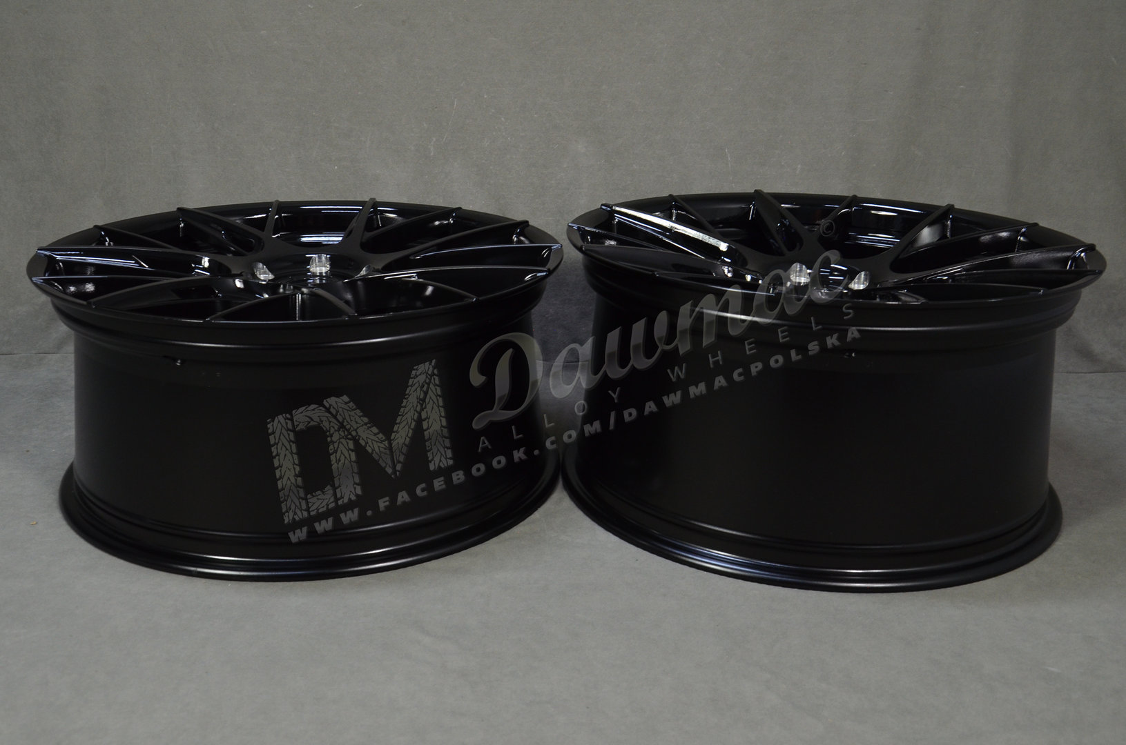 Japan Racing JR42 20" 10J ET20-ET42 + 11J ET20-ET35 BLANK Gloss Black - obrazek 8