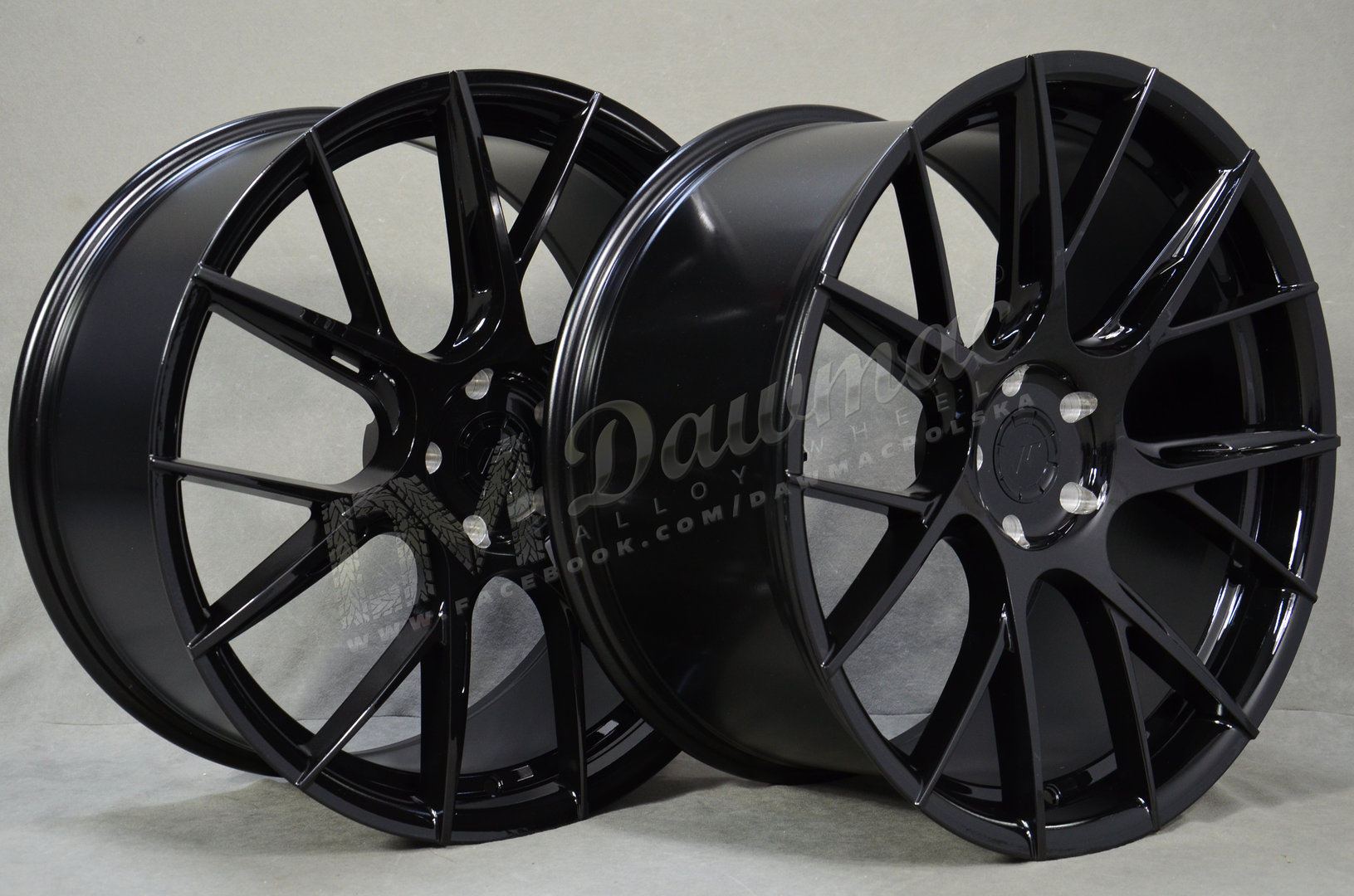 Japan Racing JR42 20" 8,5J ET20-ET45 + 11J ET20-ET35 BLANK Gloss Black - obrazek 4