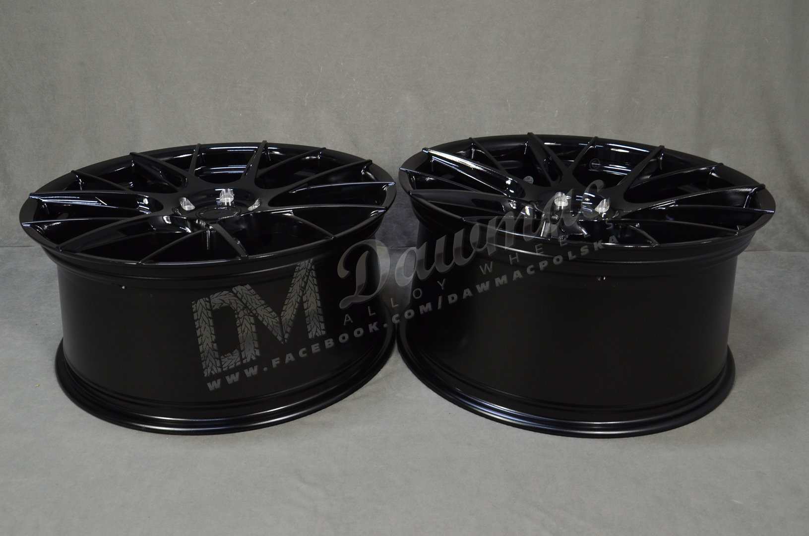 Japan Racing JR42 20" 9J ET20-ET50 + 10J ET20-ET42 BLANK Gloss Black - obrazek 7