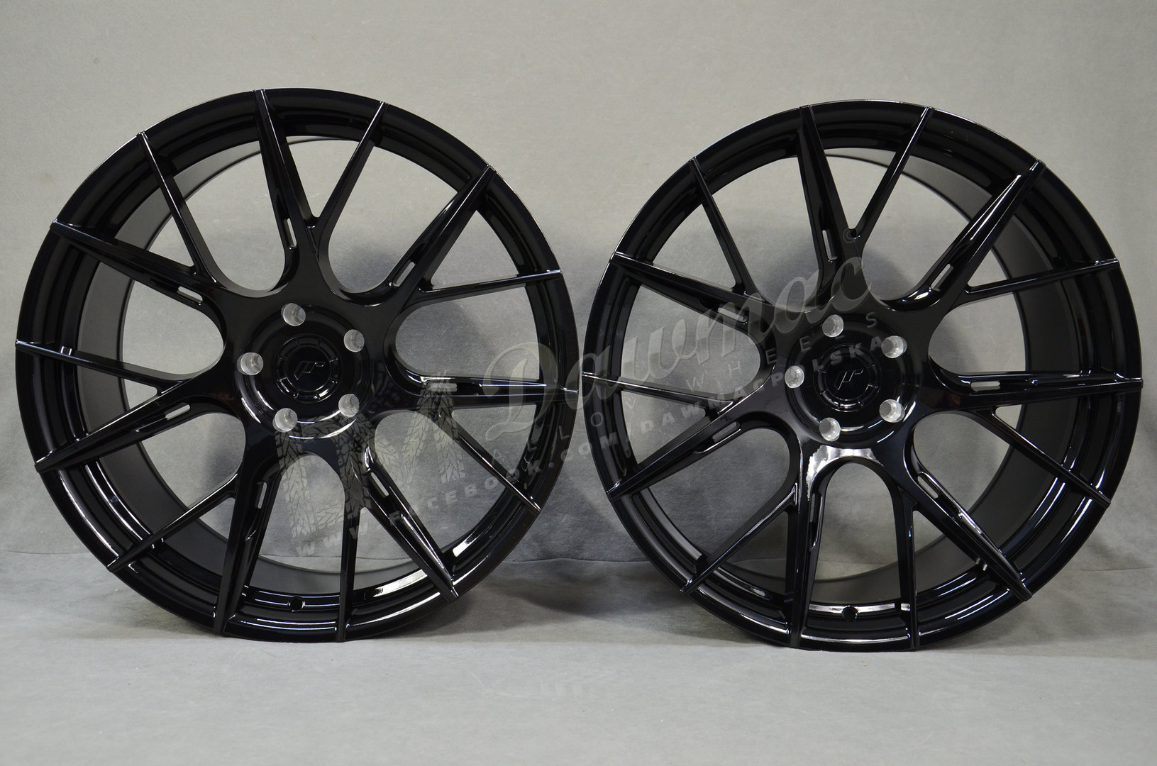 Japan Racing JR42 20" 9J ET20-ET50 + 11J ET20-ET35 BLANK Gloss Black - obrazek 2