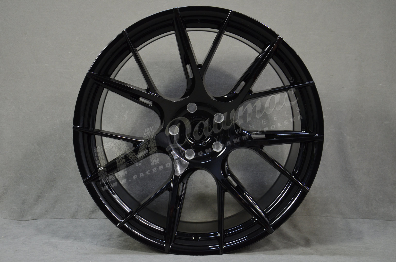Japan Racing JR42 22" 11J ET20-ET46 BLANK Gloss Black - obrazek 2