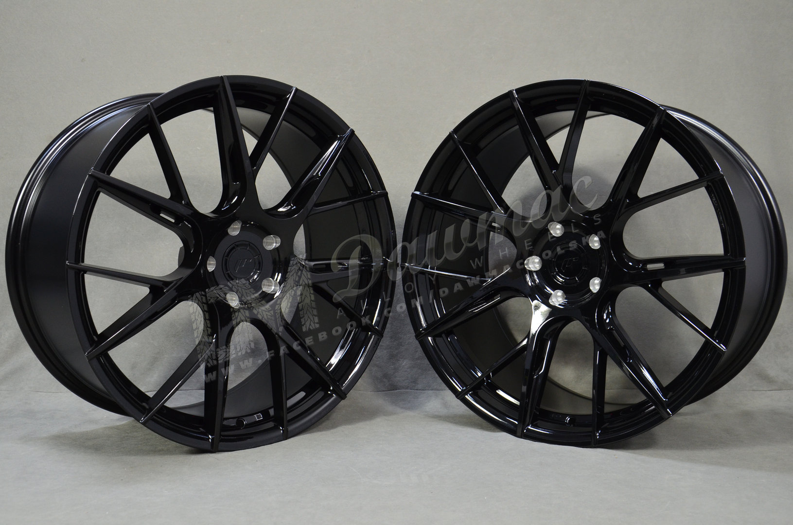 Japan Racing JR42 22" 9J ET20-ET42 + 11,5J ET20-ET52 BLANK Gloss Black - obrazek 3