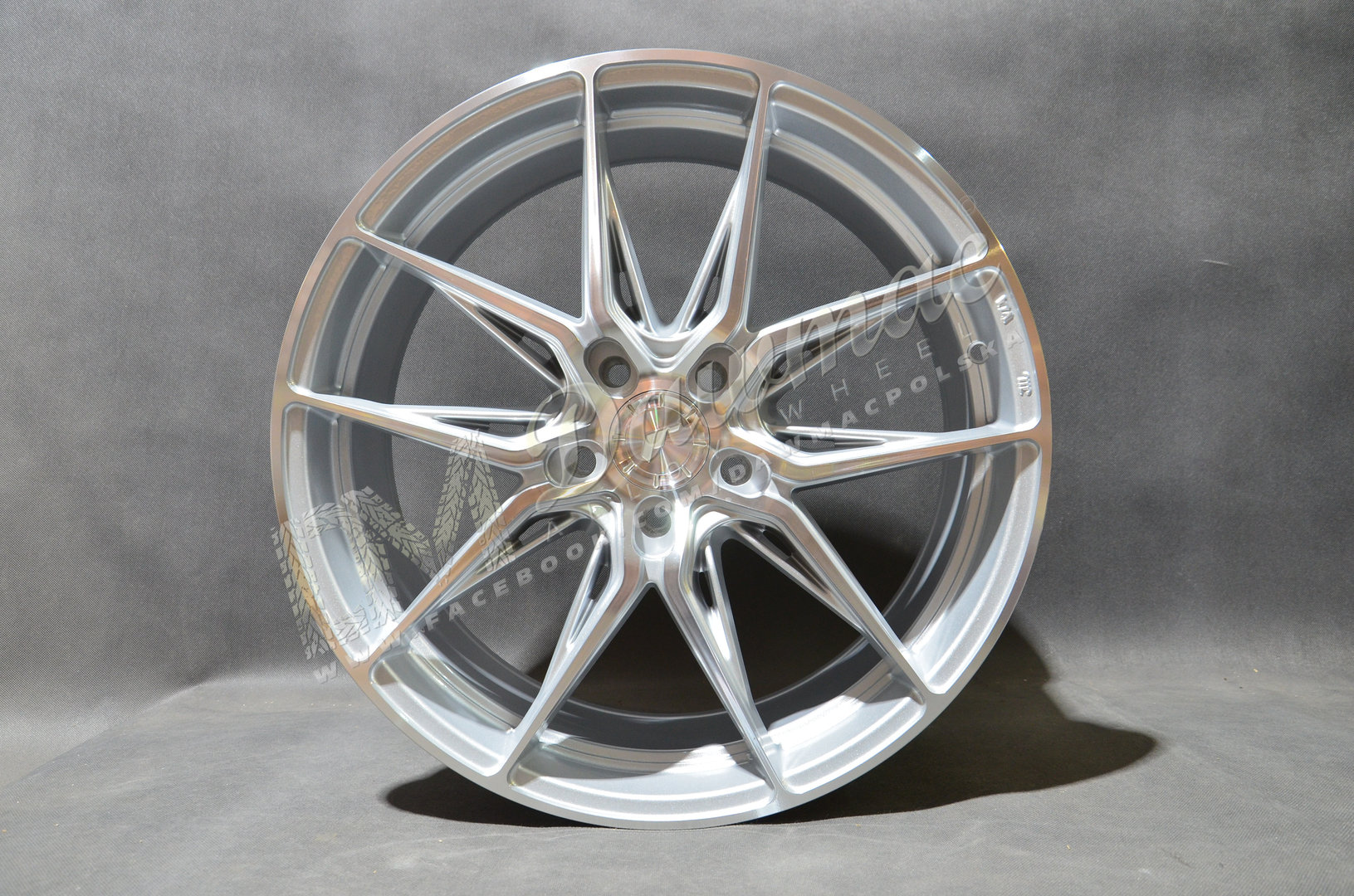 Japan Racing JR44 20" 10,5J ET15-ET42 BLANK Silver w/ Machined Face - obrazek 2