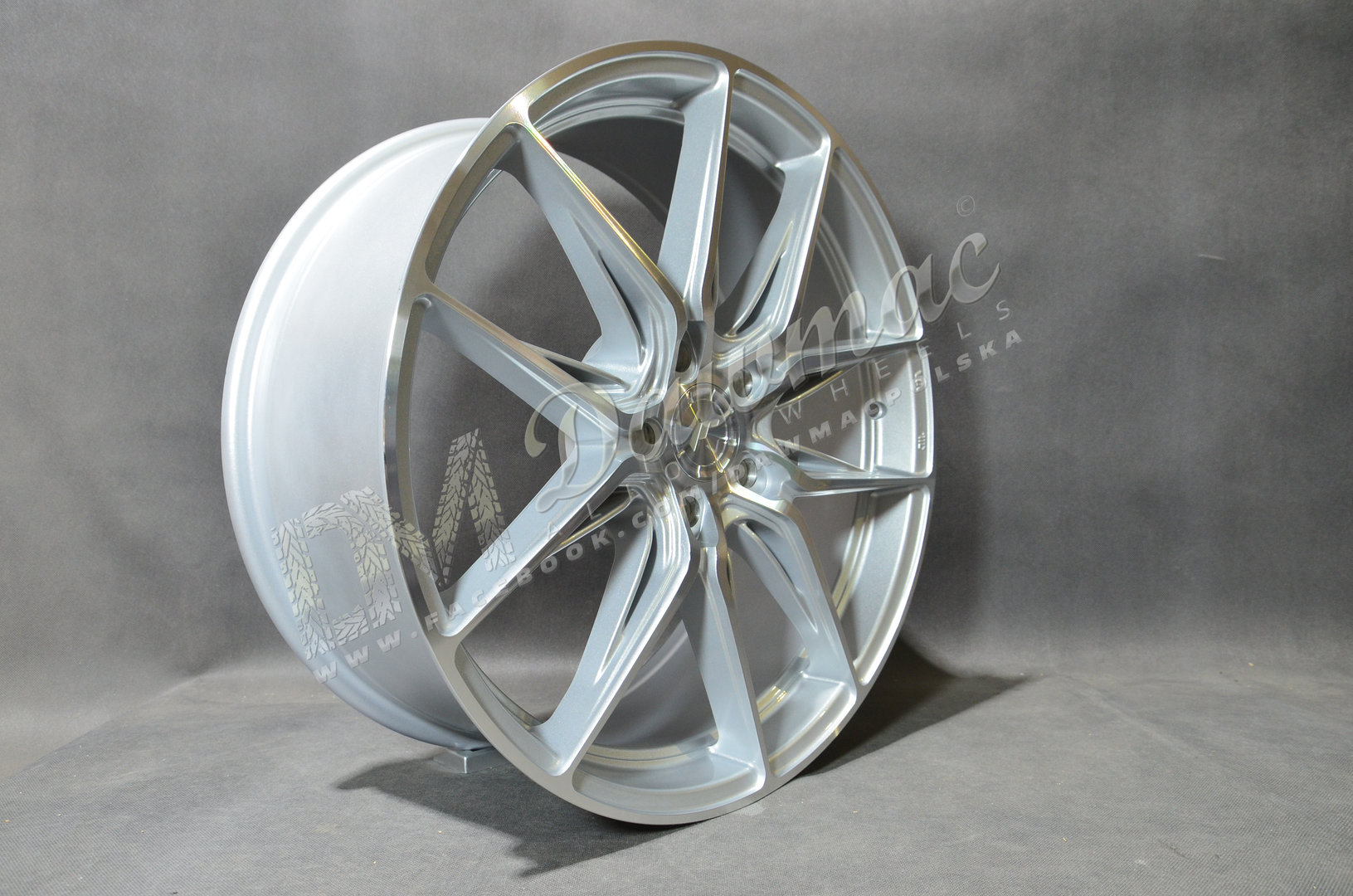 Japan Racing JR44 18" 8,5J ET20-ET48 BLANK silver w/ Machined Face - obrazek 3