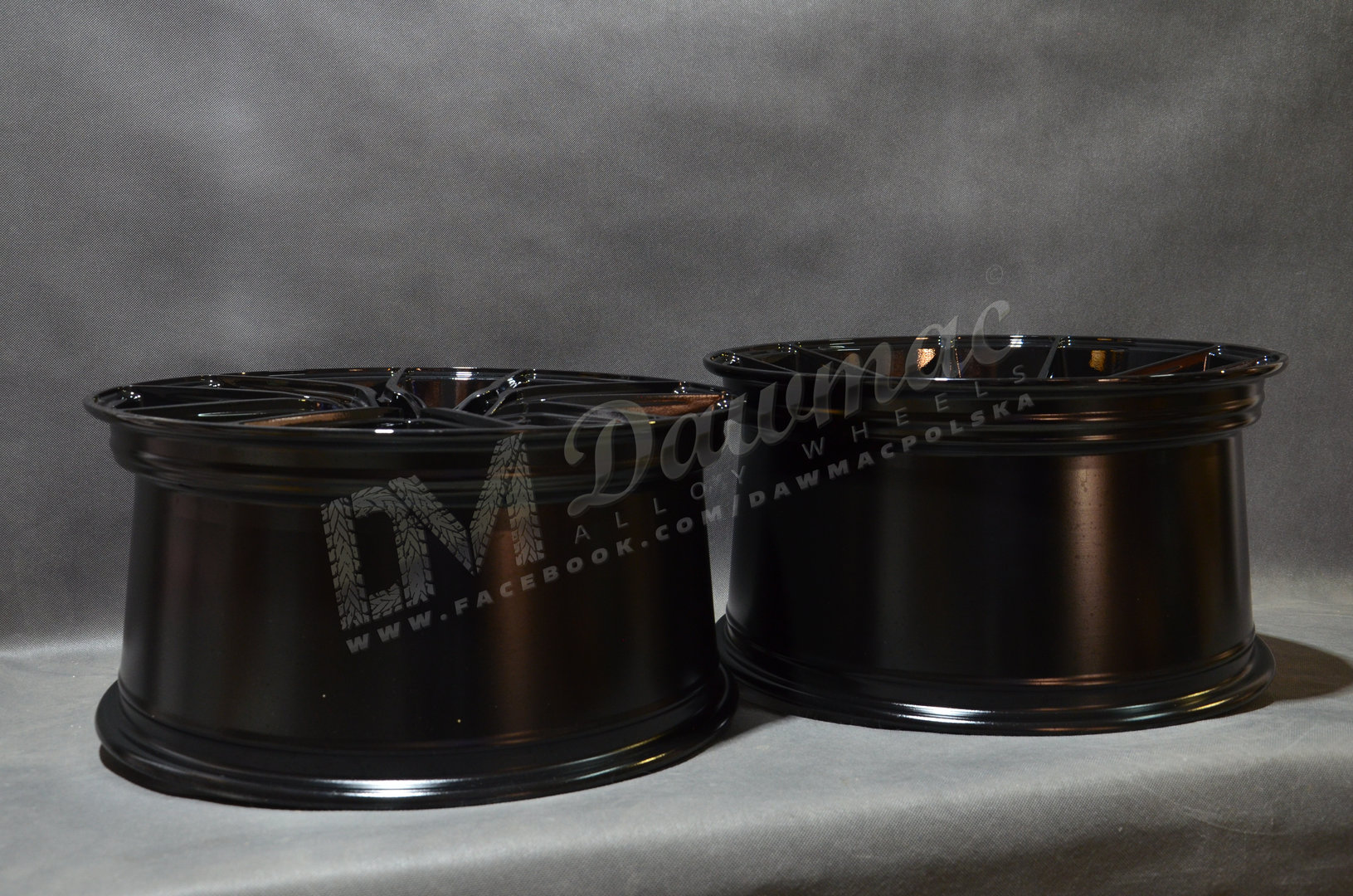 Japan Racing JR44 19" 8,5J ET20-ET45 + 9,5J ET20-ET40 BLANK Glossy Black - obrazek 6