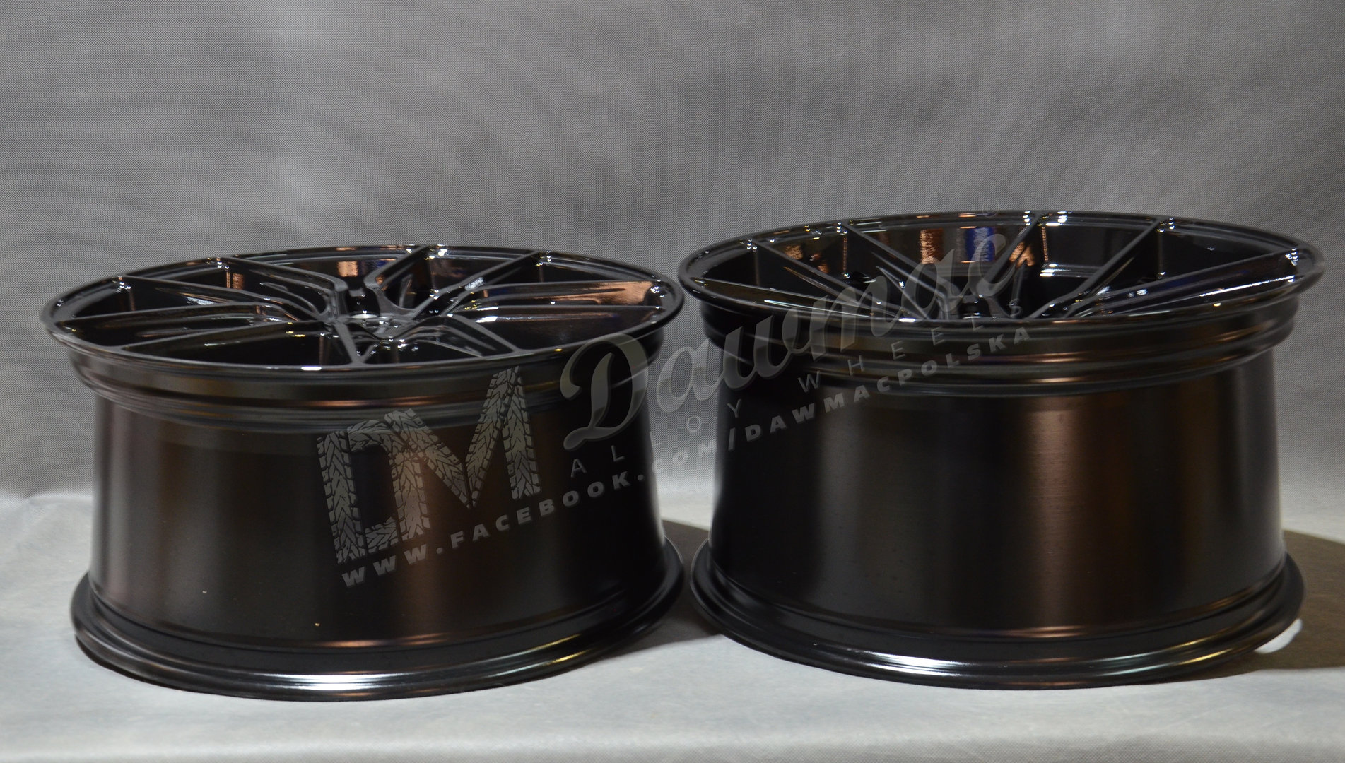 Japan Racing JR44 19" 8,5J ET20-ET45 + 9,5J ET20-ET40 BLANK Glossy Black - obrazek 7