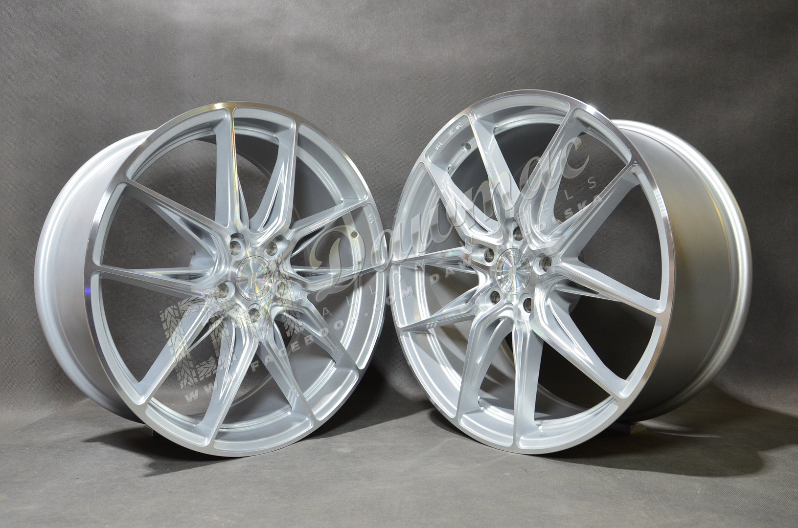 Japan Racing JR44 19" 9J ET20-ET51 + 10J ET 15-ET45 BLANK Silver w/ Machined Face - obrazek 3