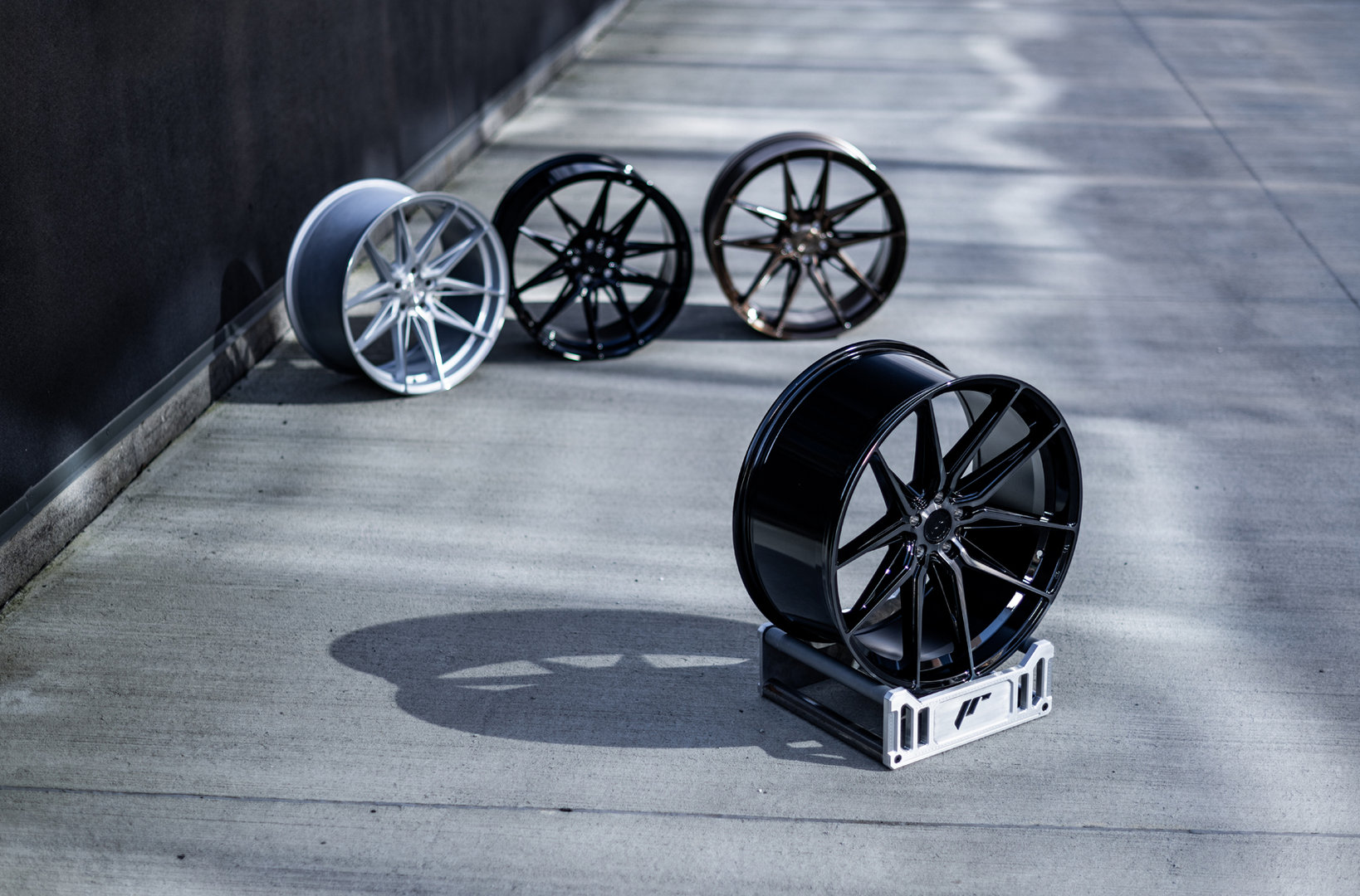 Japan Racing JR44 20" 8,5J ET20-ET45 + 9,5J ET20-ET57 BLANK Custom Finish - obrazek 5