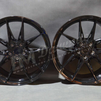 Japan Racing JR44 20" 9J ET20-ET51 + 10J ET15-ET35 BLANK Glossy Black