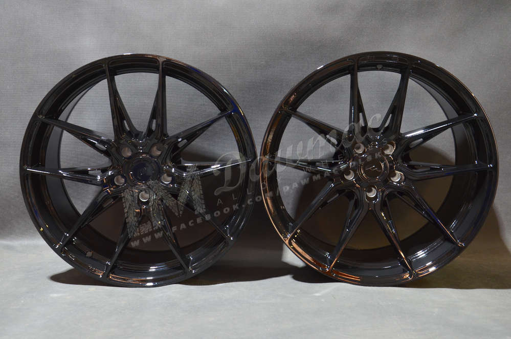 Japan Racing JR44 20" 9J ET20-ET51 + 10J ET15-ET35 BLANK Glossy Black