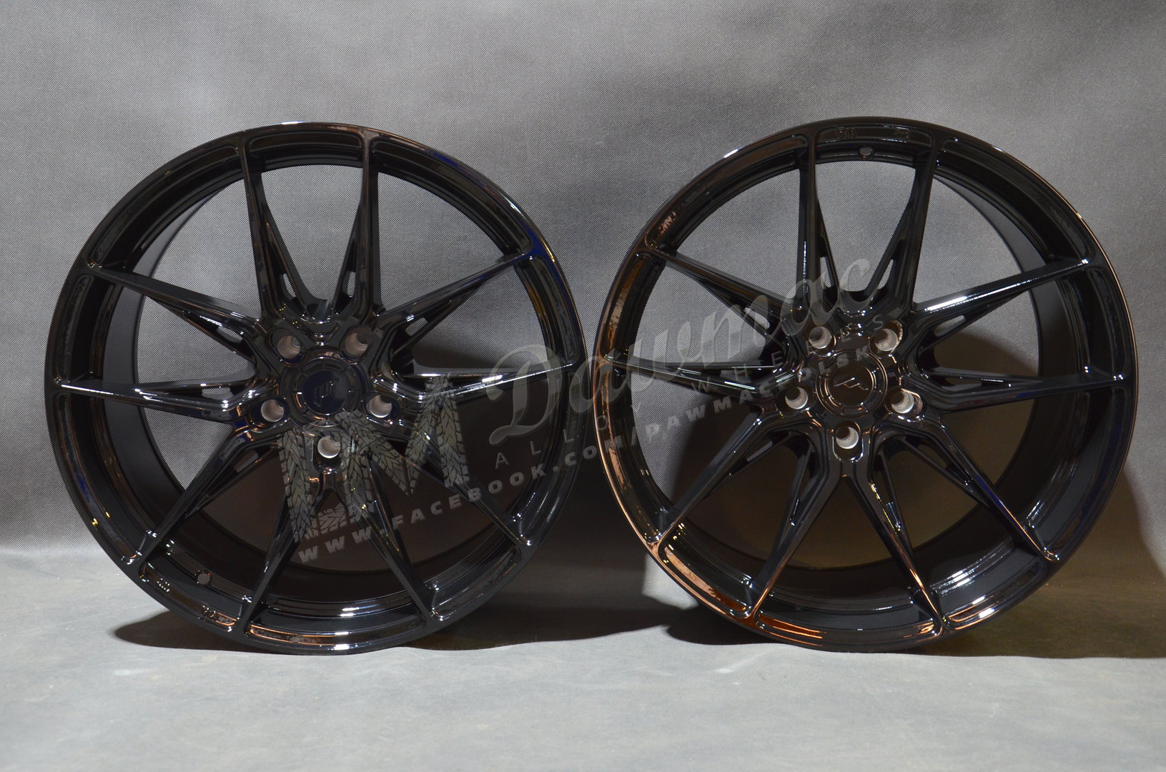 Japan Racing JR44 20" 9J ET20-ET51 + 10J ET15-ET35 BLANK Glossy Black - obrazek 2