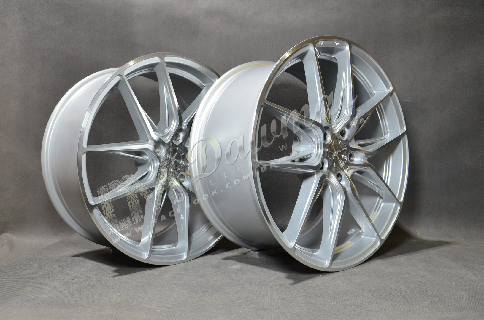 Japan Racing JR44 20" 9J ET20-ET51 + 10J ET15-ET35 BLANK Silver w/ Machined Face - obrazek 4