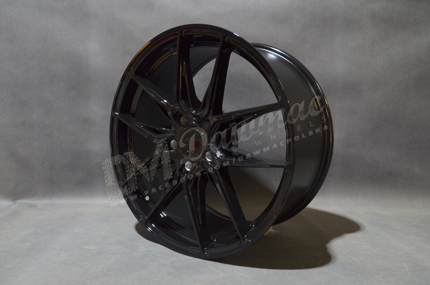 Japan Racing JR44 22" 10,5J ET10-ET40 BLANK Glossy Black - obrazek 4