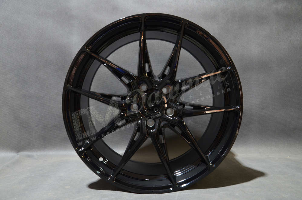 Japan Racing JR44 22" 11J ET15-ET45 BLANK Glossy Black