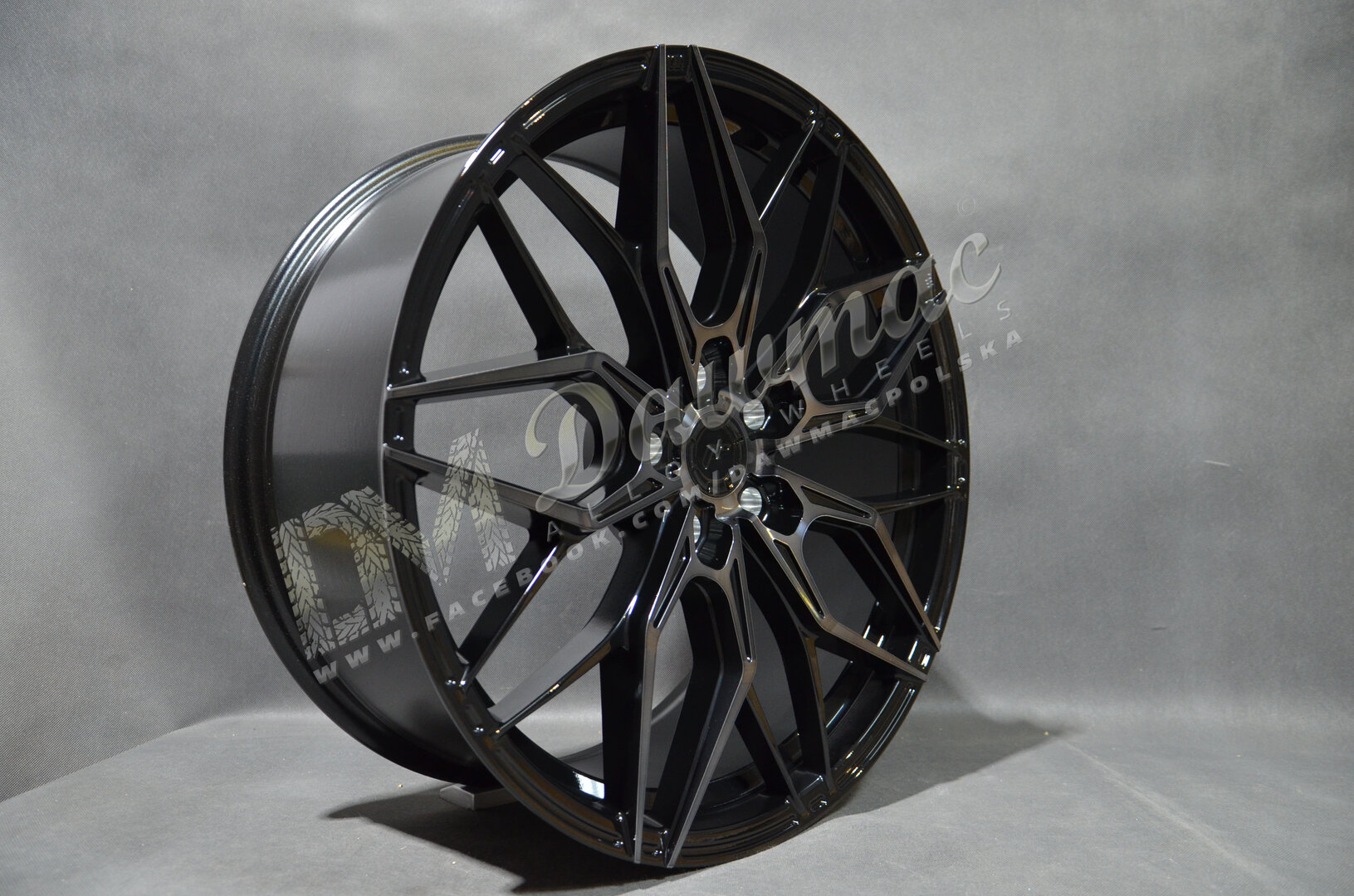 Japan Racing JR46 18" 8,5J ET20-ET51 BLANK Black Machined w/ Tinted Face - obrazek 3
