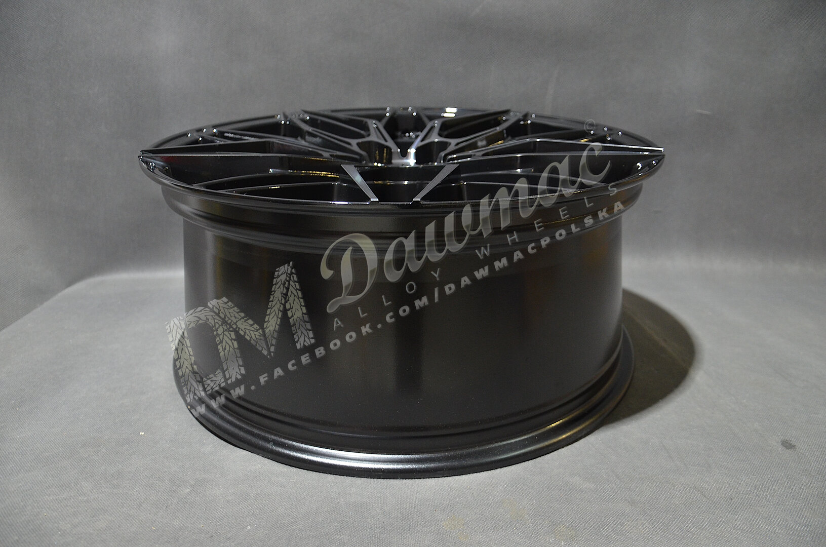 Japan Racing JR46 19" 8,5J ET45 5x112 Black Machined w/Tinted Face - obrazek 5