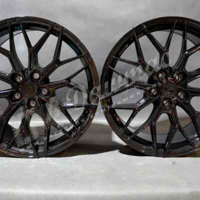 Japan Racing JR46 19" 8J ET20-ET40 + 9J ET20-40 BLANK Glossy Black