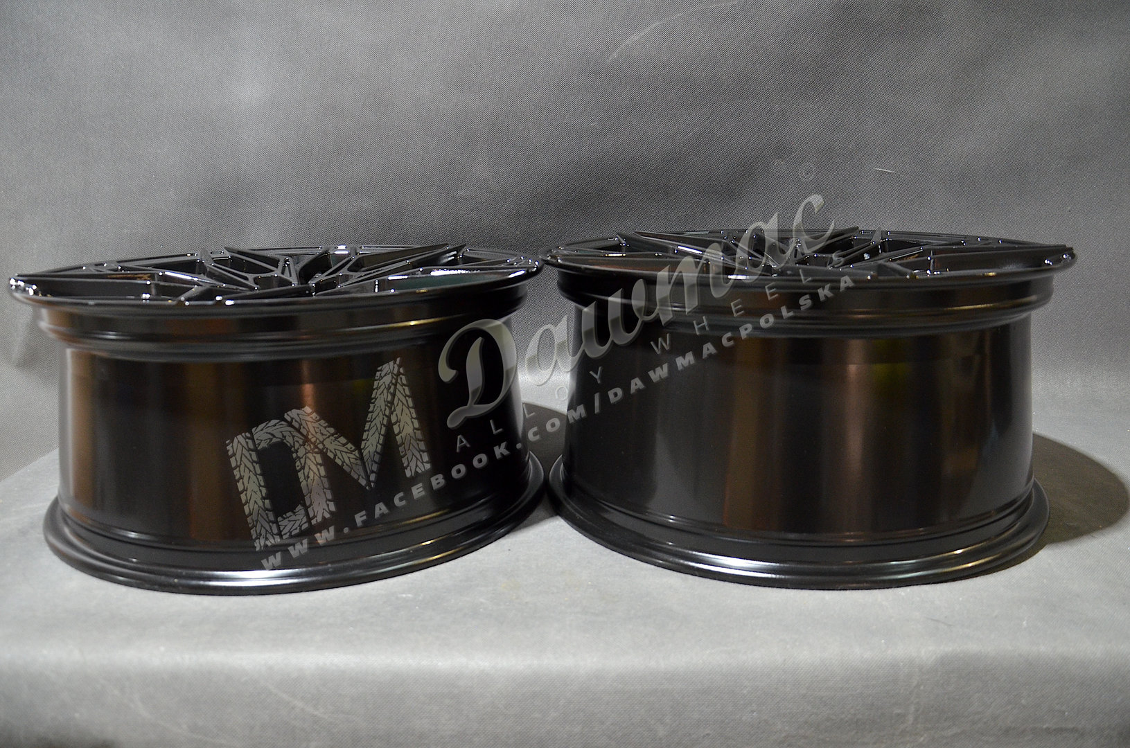 Japan Racing JR46 19" 8J ET20-ET40 + 9J ET20-40 BLANK Glossy Black - obrazek 6