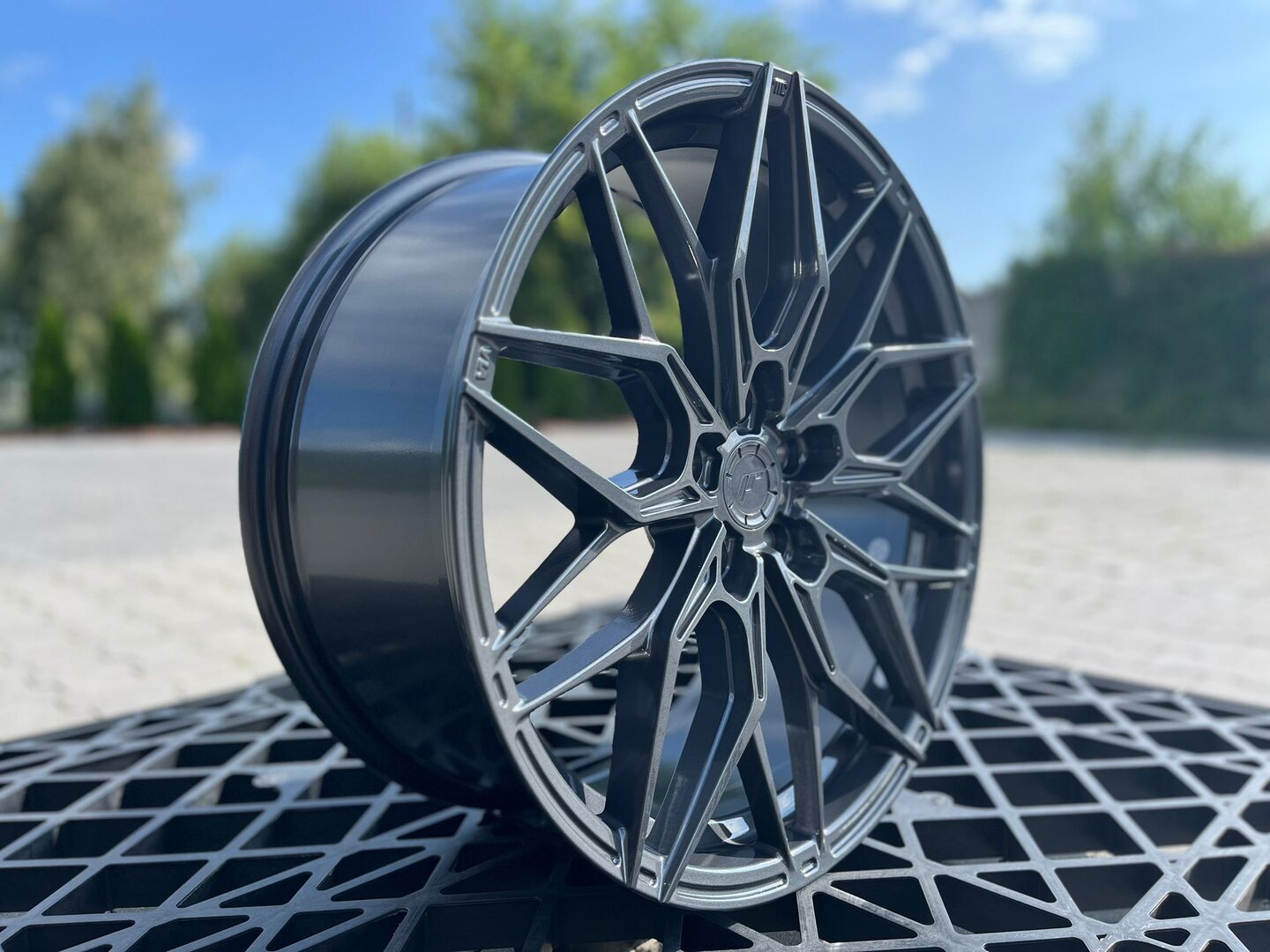 Japan Racing JR46 19" 8J ET20-ET40 + 9J ET20-40 BLANK Hyper Gray - obrazek 3