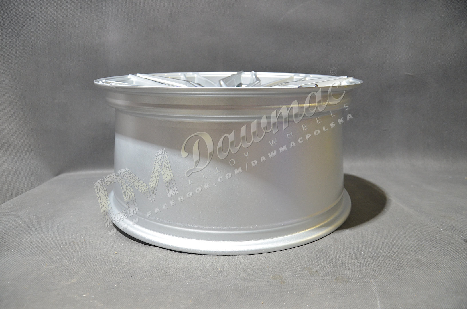 Japan Racing JR46 19" 8J ET20-ET40 BLANK Silver w/ Machined Face - obrazek 5