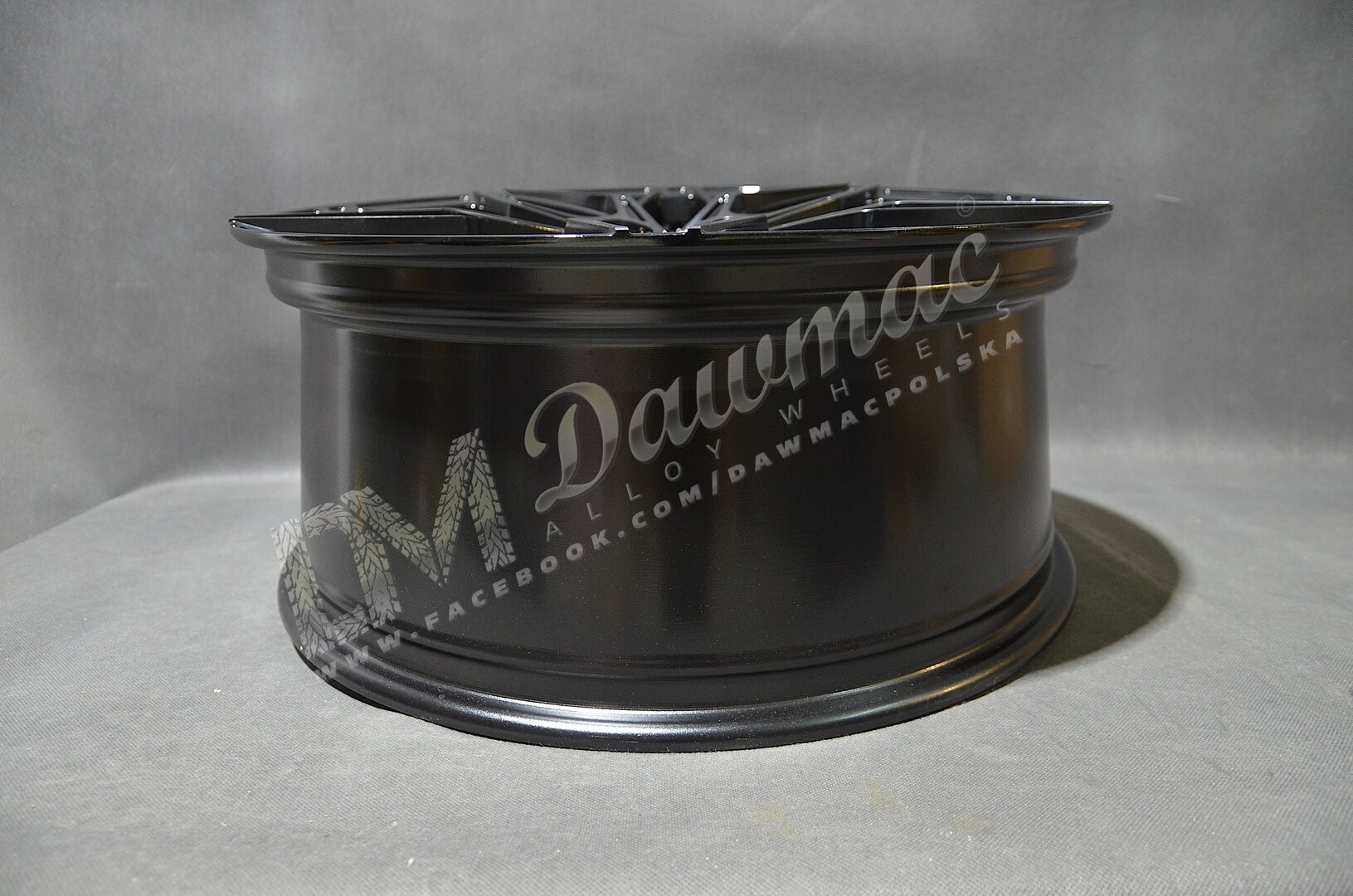 Japan Racing JR46 20" 10,5J ET15-ET35 BLANK Black Machined w/Tinted Face - obrazek 6