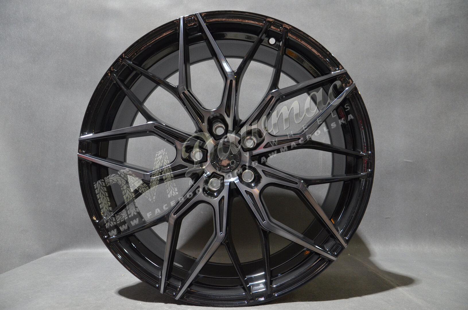 Japan Racing JR46 20" 10J ET20-ET46 BLANK Black Machined w/Tinted Face - obrazek 2