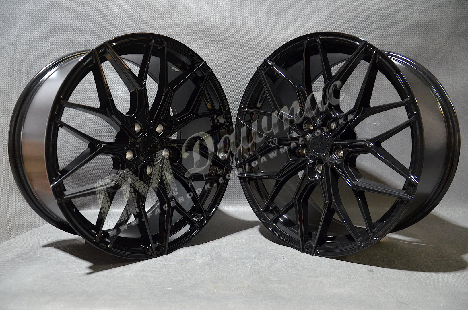 Japan Racing JR46 20" 9,5J ET20-ET40 + 10,5J ET15-ET35 BLANK Glossy Black - obrazek 3