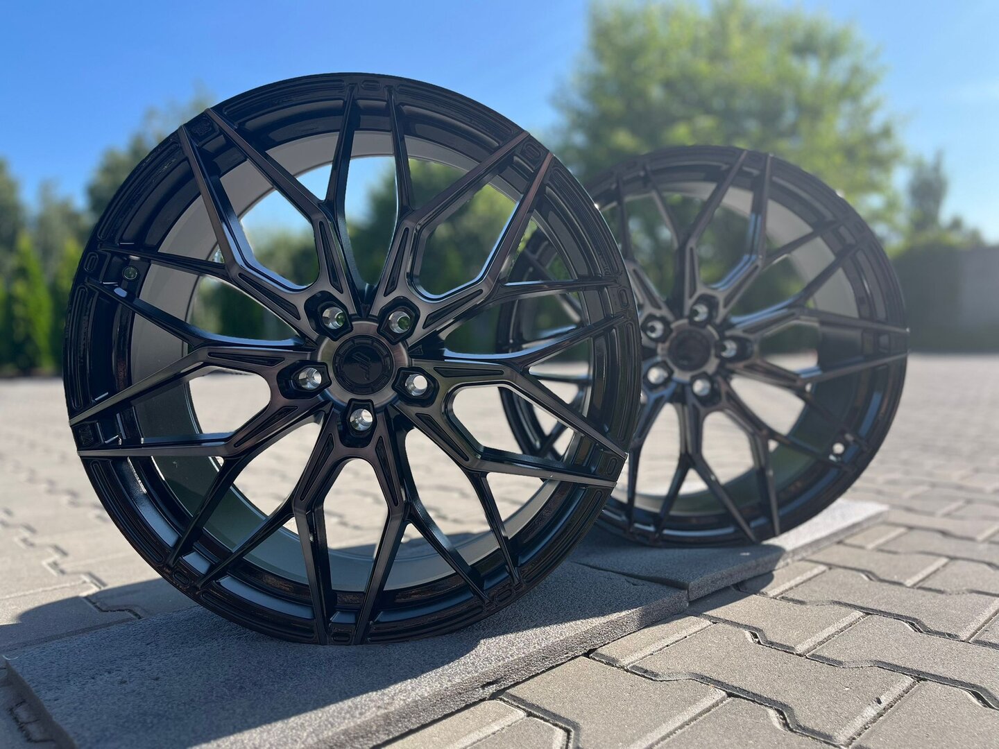 Japan Racing JR46 20" 9J ET30 + 10J ET40 5x112 Black Machined w/Tinted Face - obrazek 6