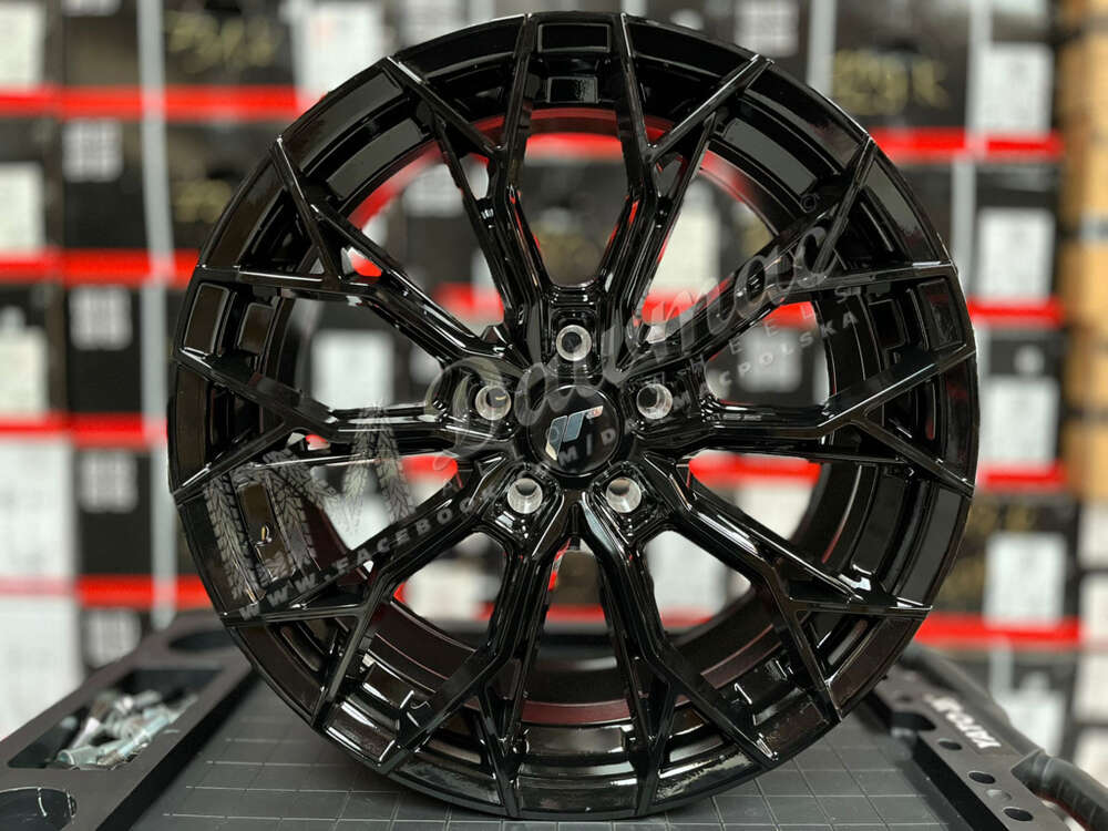 Japan Racing JR49 19" 8,5J ET20-ET45 + 9,5J ET20-ET45 BLANK Gloss Black