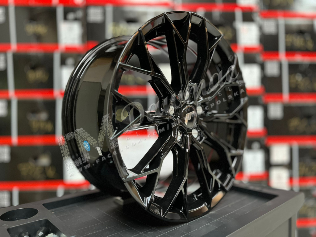 Japan Racing JR49 19" 9J ET20-ET40 + 10J ET15-50 BLANK Gloss Black - obrazek 3