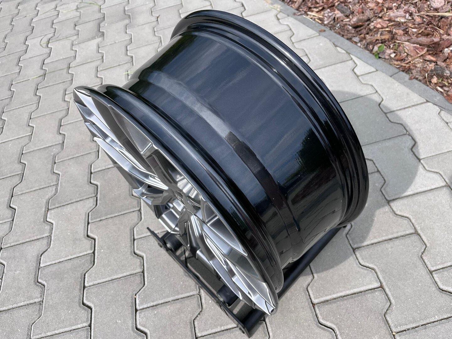 Japan Racing JR49 20" 8,5J ET20-ET45 + 9,5J ET20-ET40 BLANK Hyper Black - obrazek 5