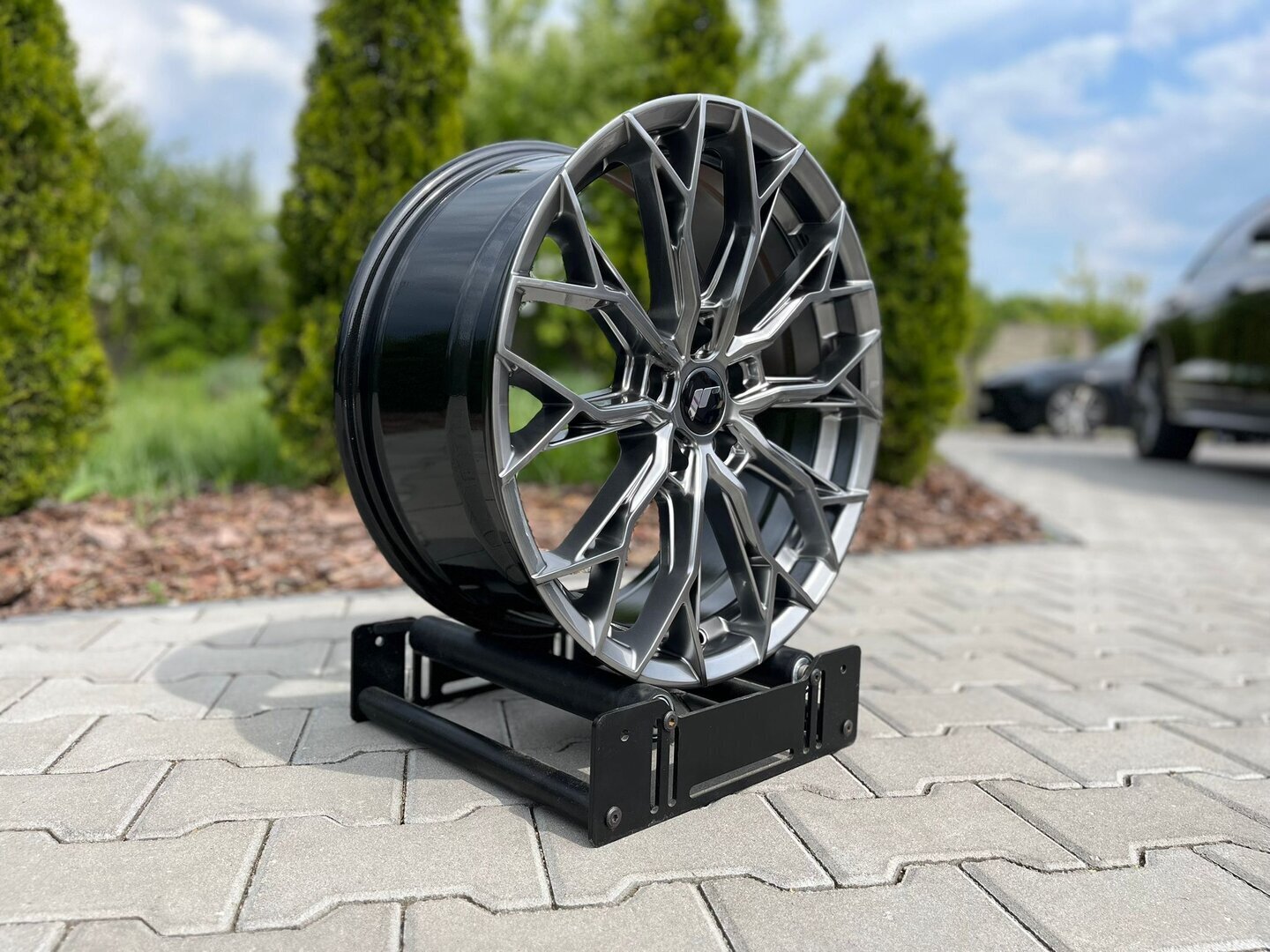 Japan Racing JR49 20" ET20-ET51 + 10J ET20-ET48 BLANK Hyper Black - obrazek 3